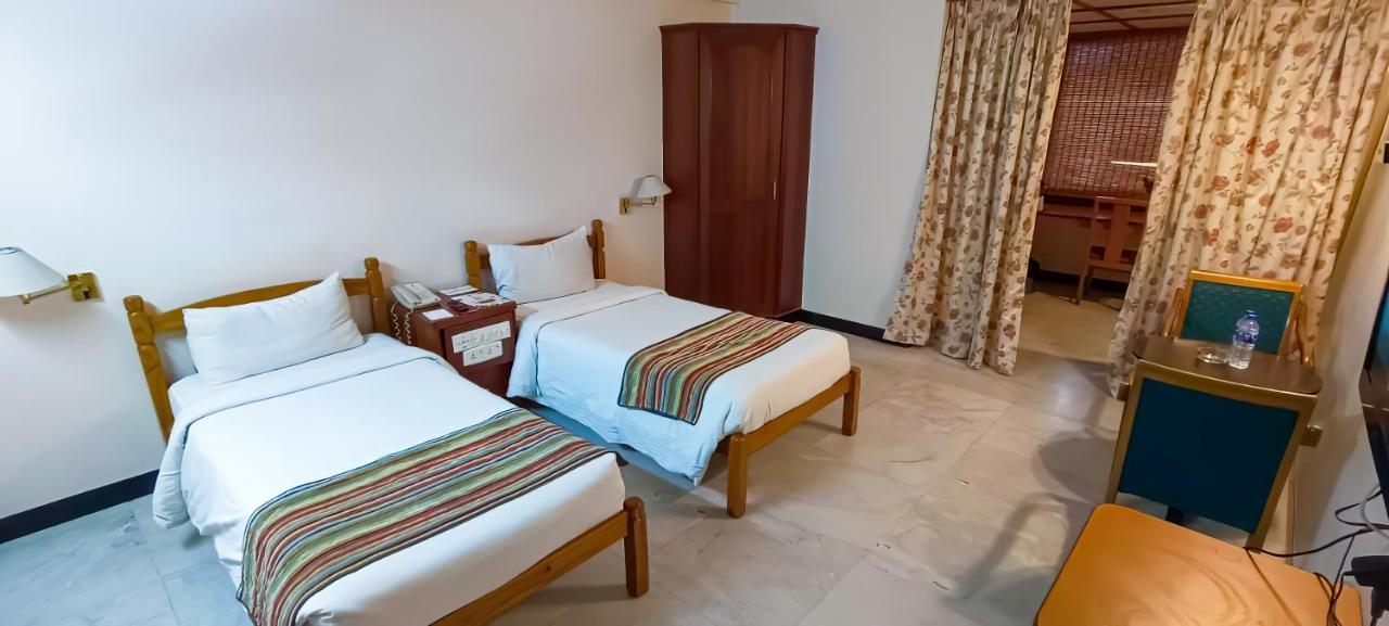 Bell Hotel Sivakāsi Extérieur photo
